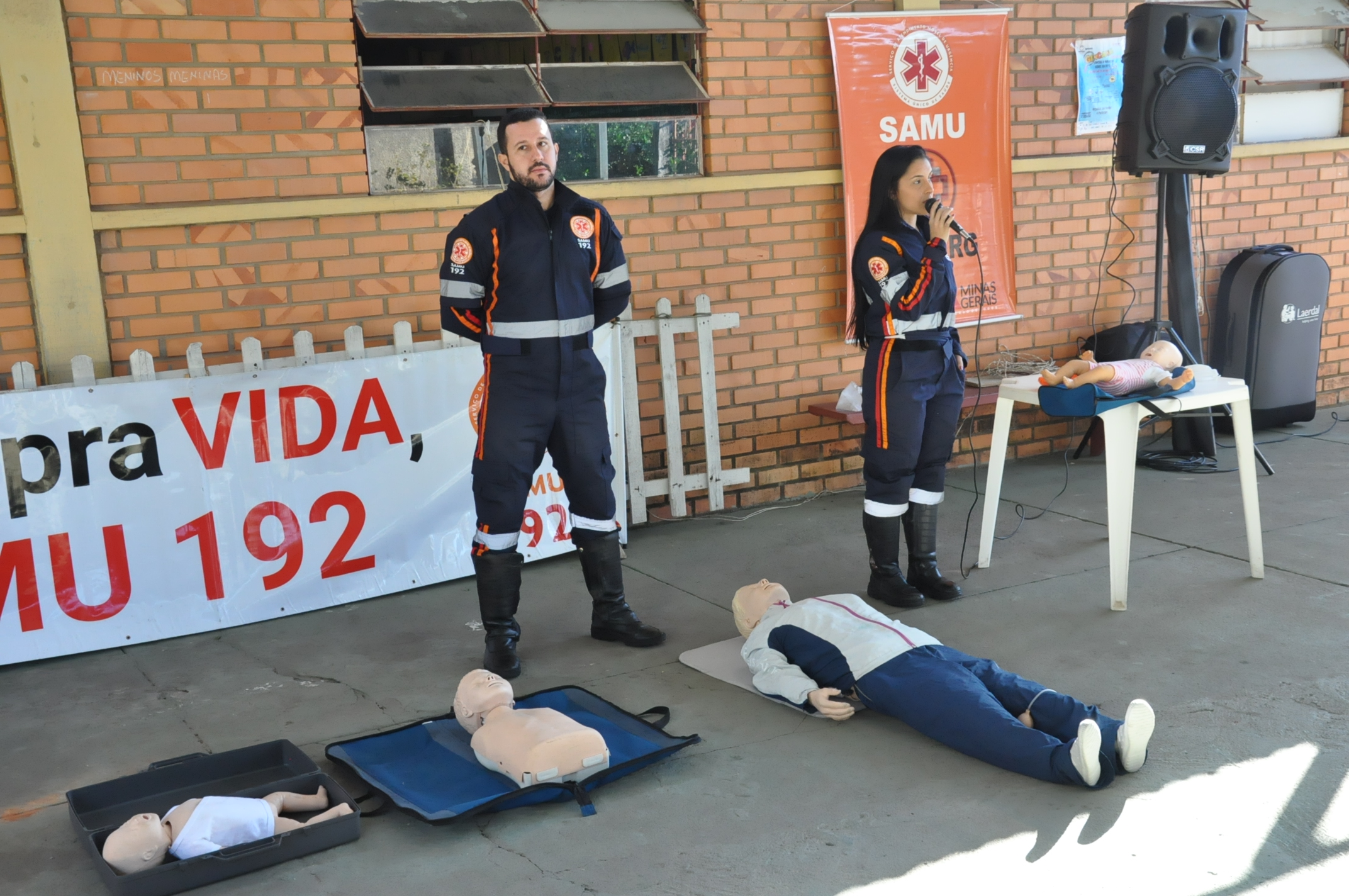 Atividade com a ambulância do SAMU: Escola Estadual Antônio Gonçalves de Matos 23/05/2018 