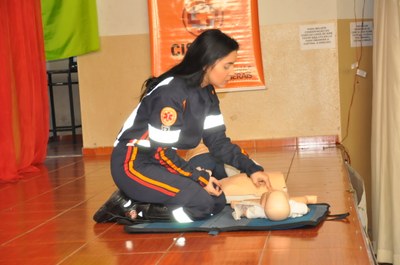 Atividade com a ambulância do SAMU: Escola Municipal Otávio Olímpio de Oliveira 22/05/2018 