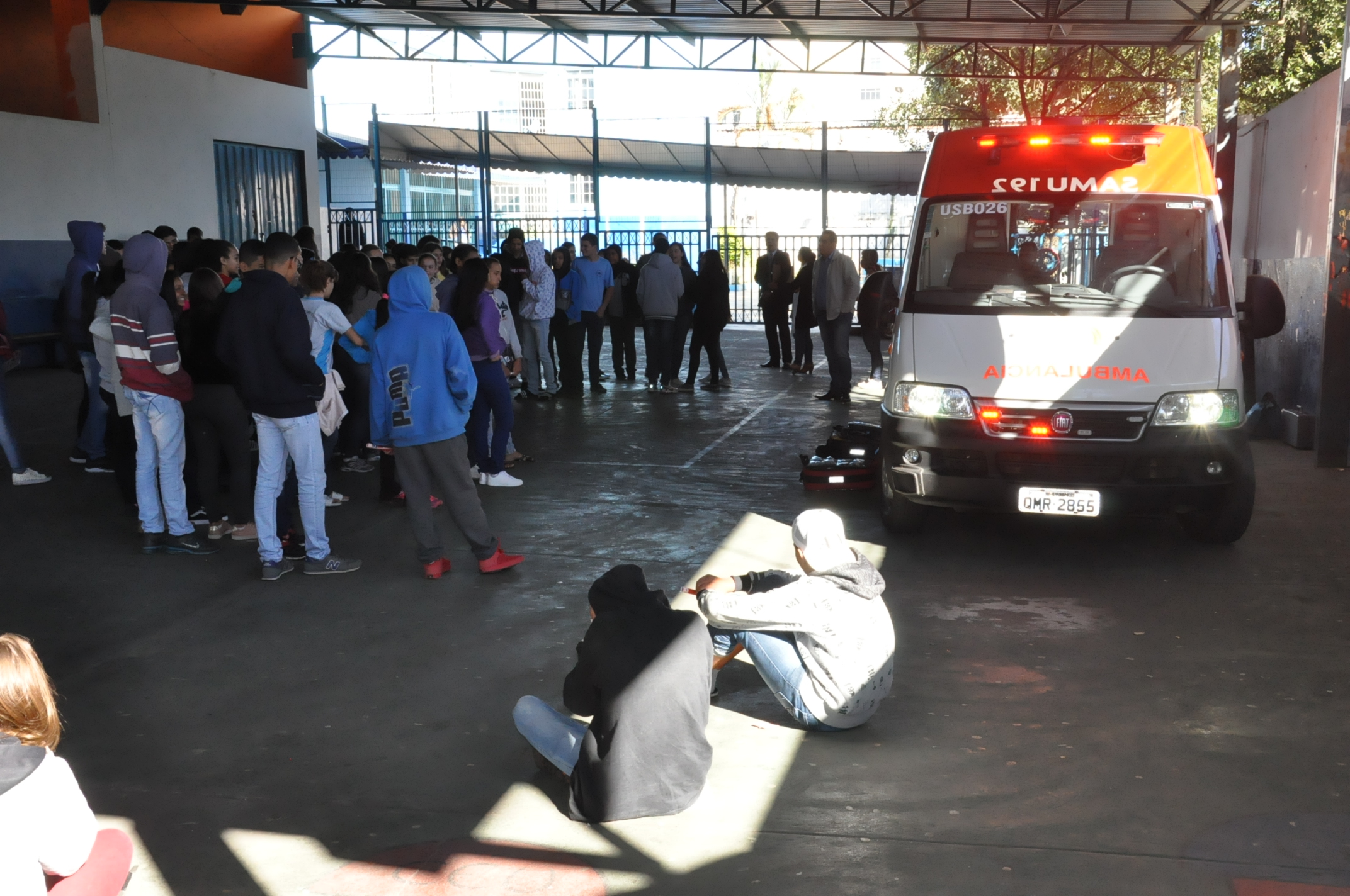 Atividade com a ambulância do SAMU: Escola Municipal Otávio Olímpio de Oliveira 22/05/2018 