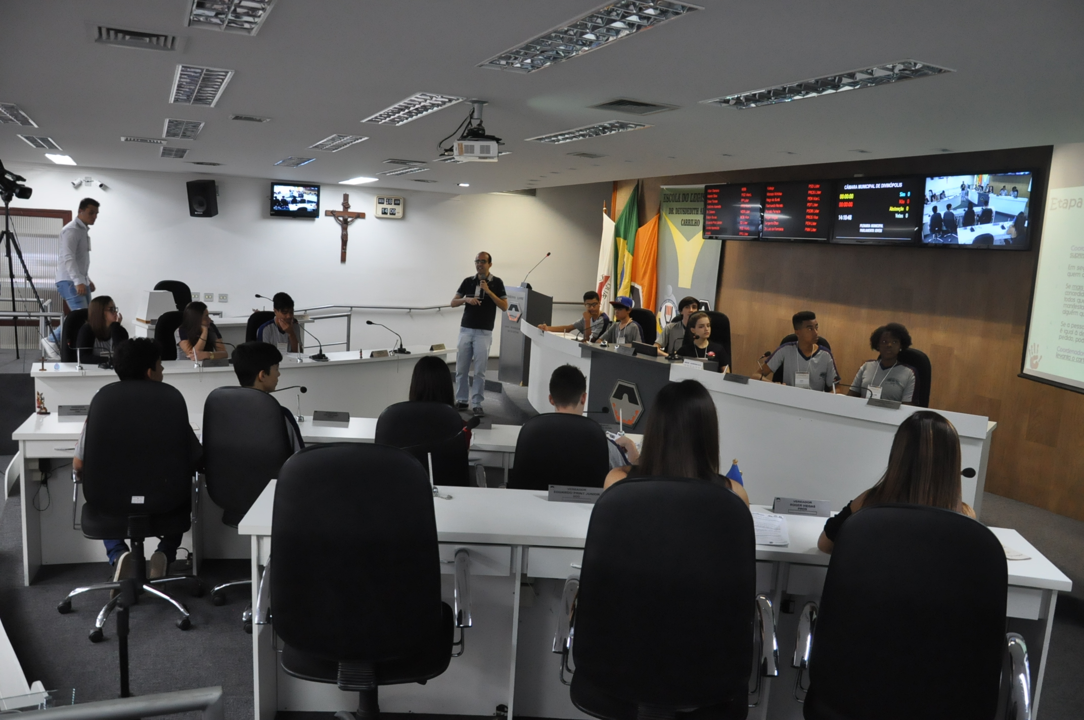 Plénario -Aula da Oficina do Parlamento Jovem 18-06-2018 