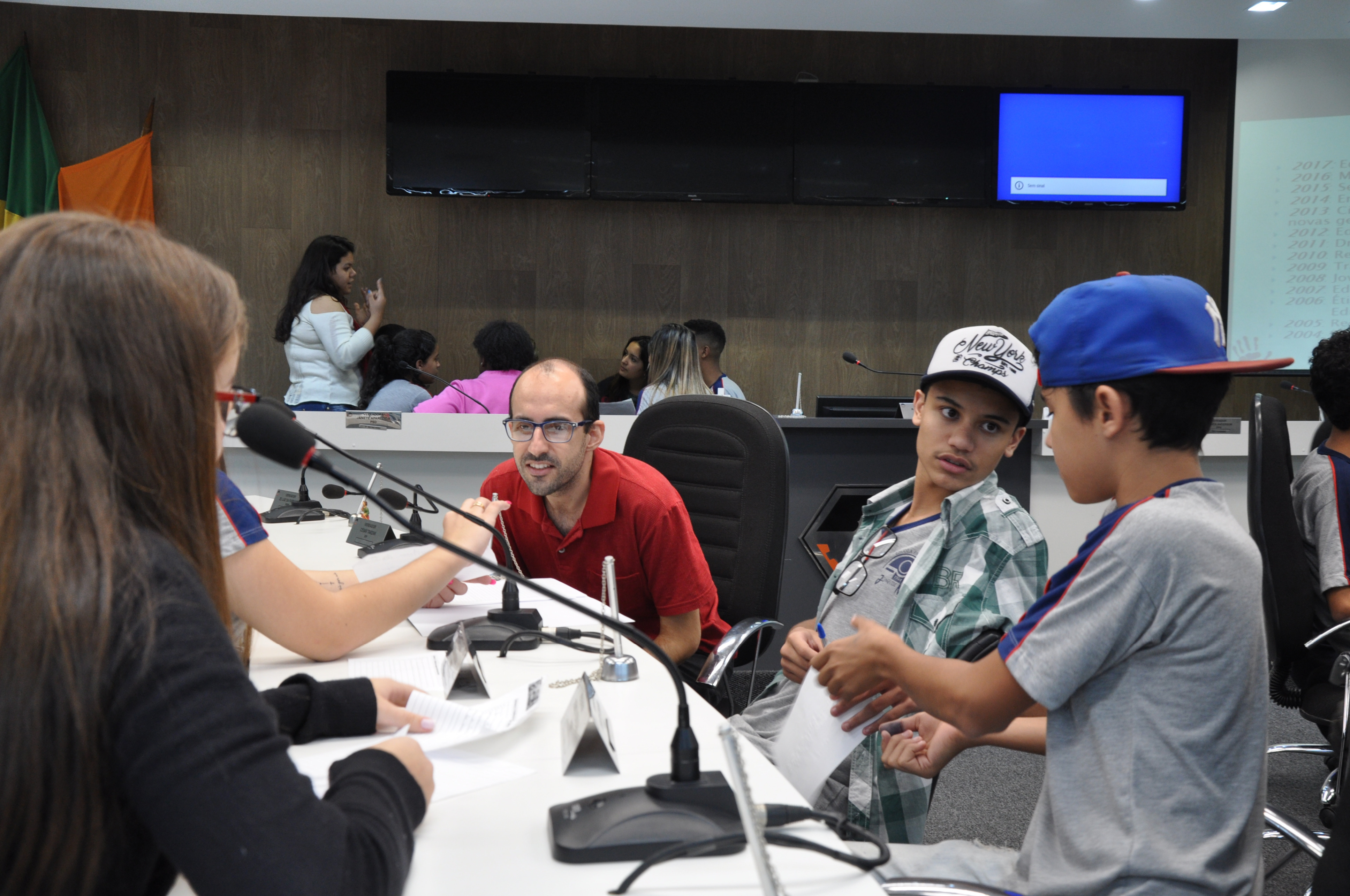 Grupos de Trabalho do Parlamento Jovem 11-06-2018