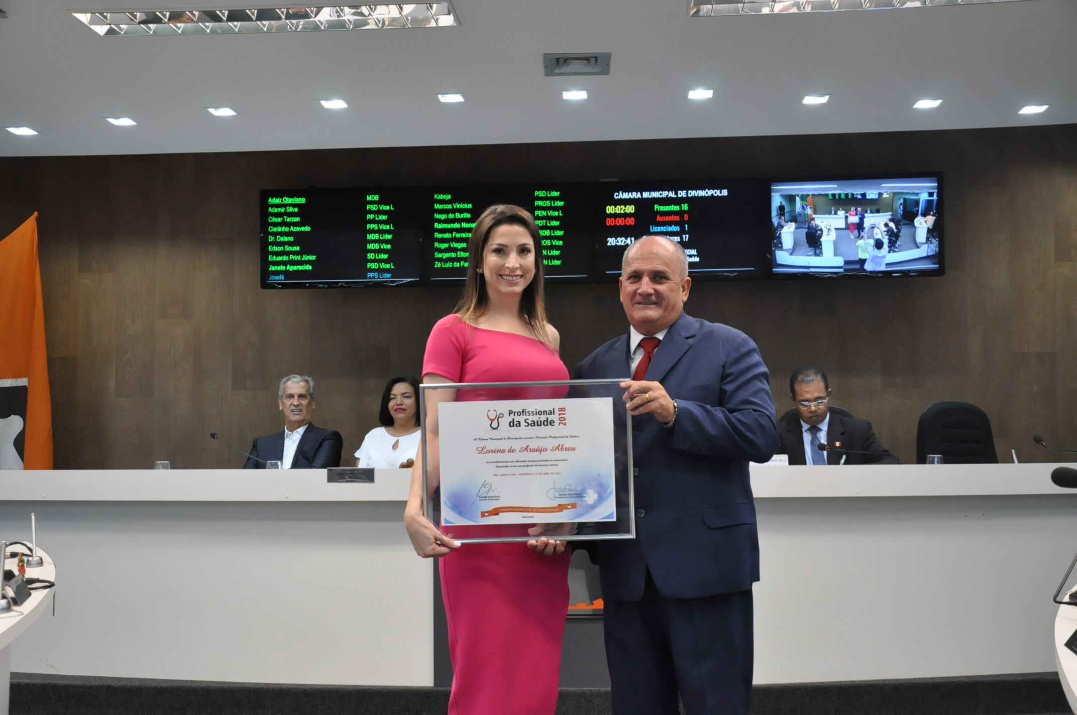 Ver. Edson de Souza - Lorena de Araújo Abreu -Homenagem Profissional da Saúde 05-04-2018 